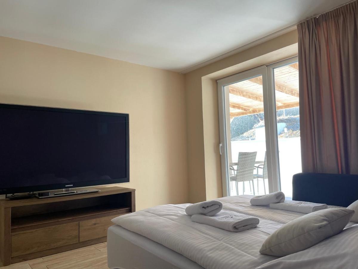 Totina Apartments Zavazna Poruba Ngoại thất bức ảnh